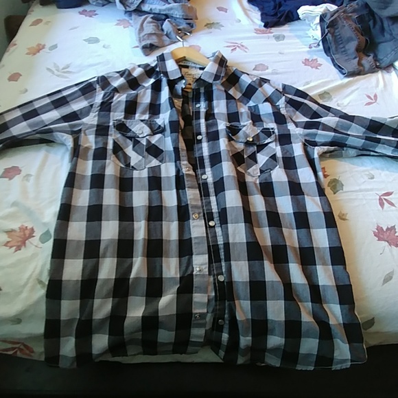 Shirt - Picture 1 of 3